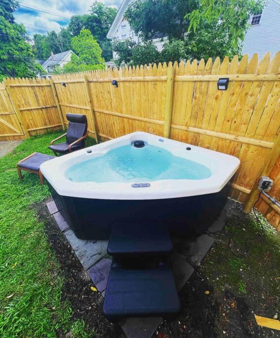 New!! Lovely Unit W/ Private Hot Tub And Patio! Лакония Екстериор снимка