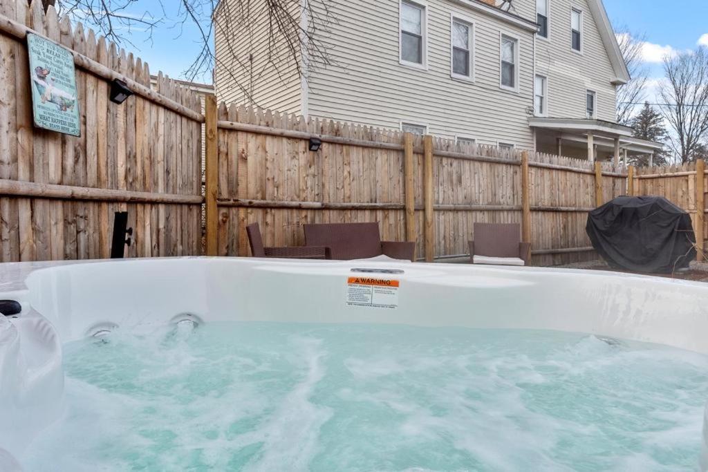 New!! Lovely Unit W/ Private Hot Tub And Patio! Лакония Екстериор снимка